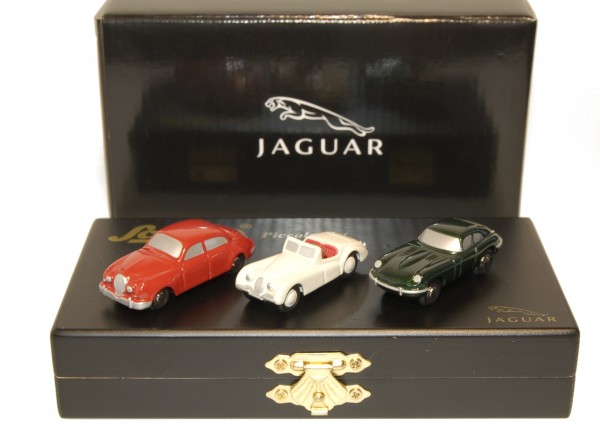 Set &quot;Jaguar Legandary Model Cars&quot;