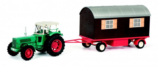 Hanomag Robust mit Schaustellerwagen