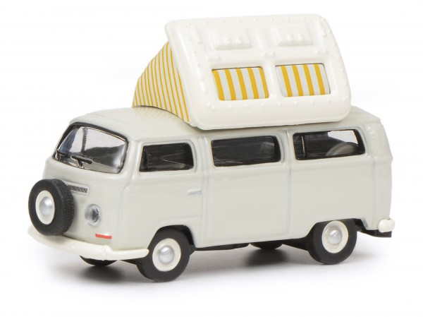 VW T2a Campingbus mit geöffnetem Dach