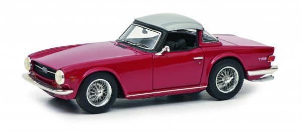 Triumph TR6 mit geschlossenem Surrey Top (silber), weinrot