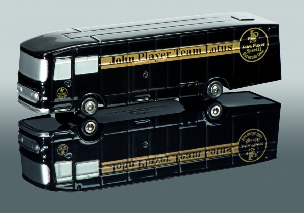 AEC Renntransporter